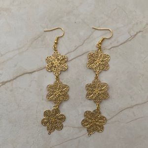 Gold flower dangle earrings